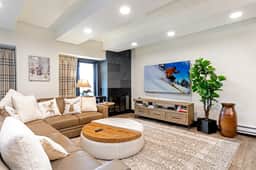 Modern luxurious 4 BD w Views A605 - Image 3
