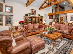 4BD Mountain Retreat, Private Hot tub, on Arrowhead Free Skier Shuttle - Image 4