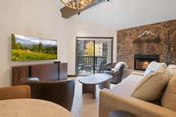 Beautiful Remodel, Mountain Views, A/C, Pool, Hot Tub | W406 - Image 4