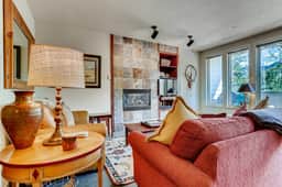 Family Condo w Mtn Views, walk to Gondola, SV22D - Image 2