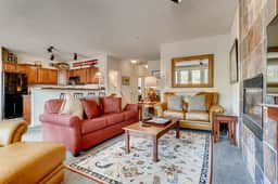 Family Condo w Mtn Views, walk to Gondola, SV22D - Image 4