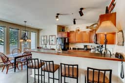 Family Condo w Mtn Views, walk to Gondola, SV22D - Image 5