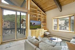 Luxury Penthouse in Vail Village | Creekside - Image 2