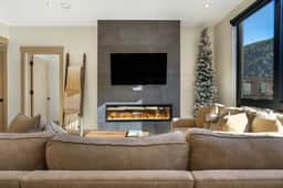 New Mtn Modern Westin Riverfront Amenities | OR106 - Image 4