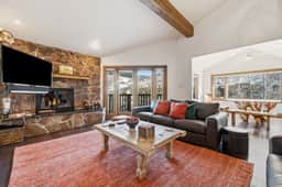 Luxury Penthouse w Amazing Mountain Views, W404 - Image 3