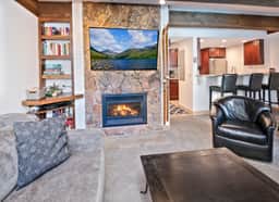 Remodeled Lionshead Condo, Pool | VI108 - Image 2