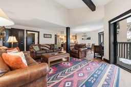 Top-floor Ski Condo in Vail, walk to Gondola, W407 with Air Conditioning. - Image 3