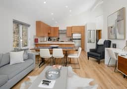 Luxury Modern Condo, A/C, Pool, Hot Tub, W408 - Image 2