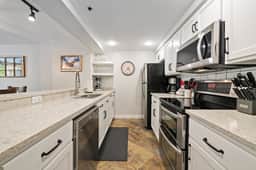 Ski-In/Ski-Out Serenity w/Lodge Amenities | LB202 - Image 3