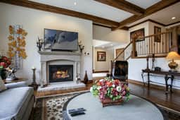 Luxury Vail Retreat | Walk to Lionshead Gondola | Hot Tub & Fire Pit - Image 2