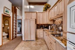 Bright Condo w loft, walk to Vail Ski School, VTE6 - Image 2