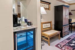 Ski-In/Out Beaver Creek Hotel Room w/Amenities - Image 3
