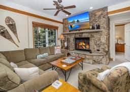 Ski-In/Out Beaver Creek Condo w/Amenities - Image 2