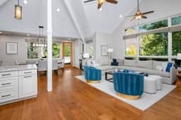 Luxury Ski Getaway, 5 Min Walk to Lift, Hot tub | 1454GC - Image 4
