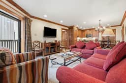 Remodeled Condo Vail Mtn Views | W201 - Image 2