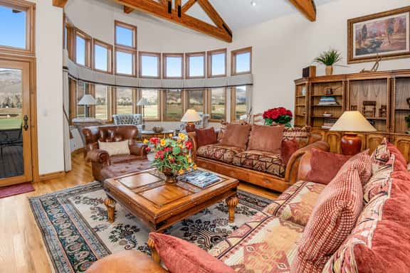 4BD Mountain Retreat, Private Hot tub, on Arrowhead Free Skier Shuttle - Image 1