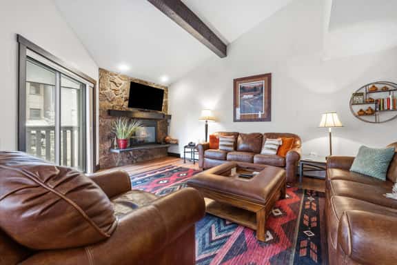 Top-floor Ski Condo in Vail, walk to Gondola, W407 with Air Conditioning. - Image 1