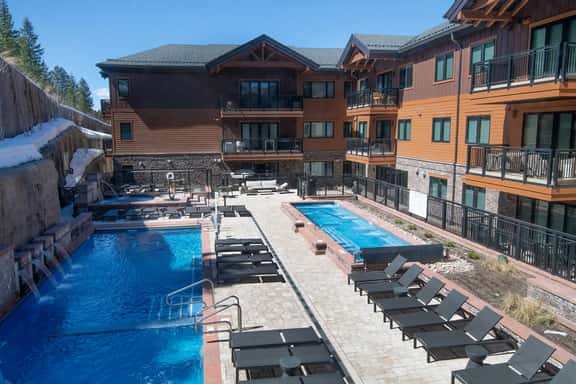 New Mtn Modern with Luxurious Amenities | F305 - Image 1
