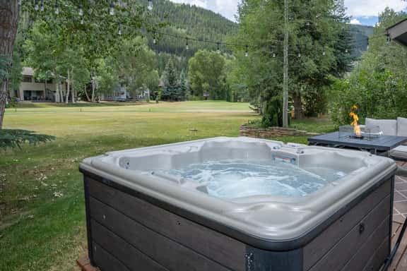 Golf Course Mountain Retreat, Views, Private Hot tub - Image 1