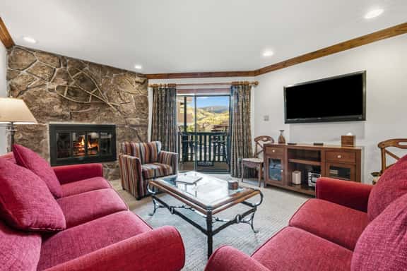 Remodeled Condo Vail Mtn Views | W201 - Image 1