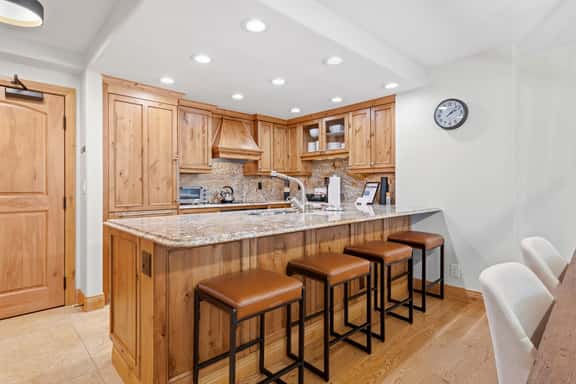 Luxury Amenities, Beaver Creek Ski-In/Ski-Out | LB201 - Image 1
