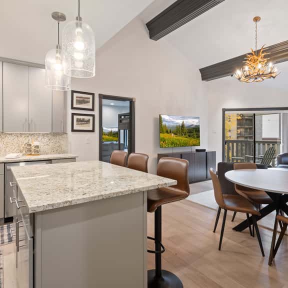Beautiful Remodel, Mountain Views, A/C, Pool, Hot Tub | W406 - Image 1
