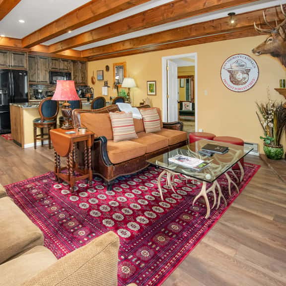 Platinum Luxury Condo in Heart of Avon A606 - Image 1