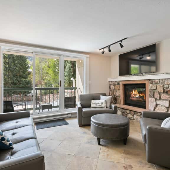 Ski-In/Ski-Out Serenity w/Lodge Amenities | LB202 - Image 1