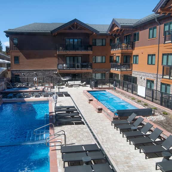 New Mtn Modern with Luxurious Amenities | F305 - Image 1