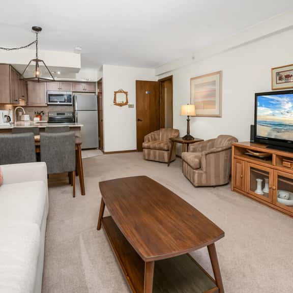 New kitchen, Pool, Walk to Gondola | W109 - Image 1