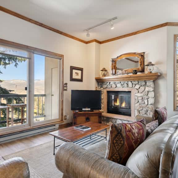 Ski-In/Ski-Out, Resort Amenities, Shuttle | LB113 - Image 1