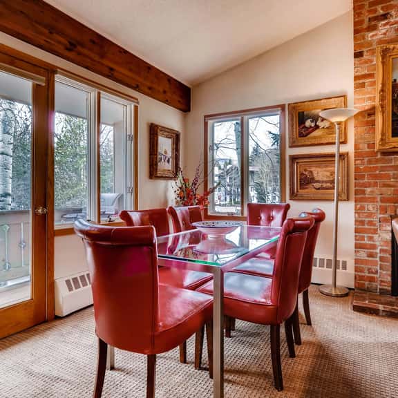 Bright Condo w loft, walk to Vail Ski School, VTE6 - Image 1