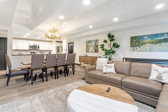 Modern luxurious 4 BD w Views A605 - Image 2