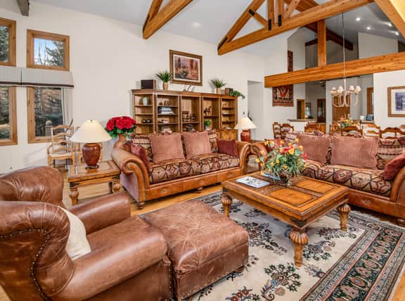 4BD Mountain Retreat, Private Hot tub, on Arrowhead Free Skier Shuttle - Image 4
