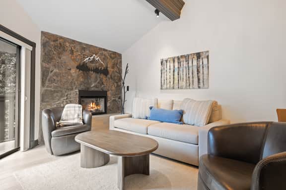 Beautiful Remodel, Mountain Views, A/C, Pool, Hot Tub | W406 - Image 5