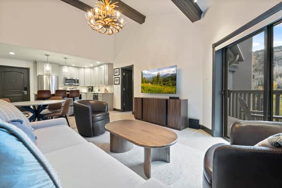 Beautiful Remodel, Mountain Views, A/C, Pool, Hot Tub | W406 - Image 2