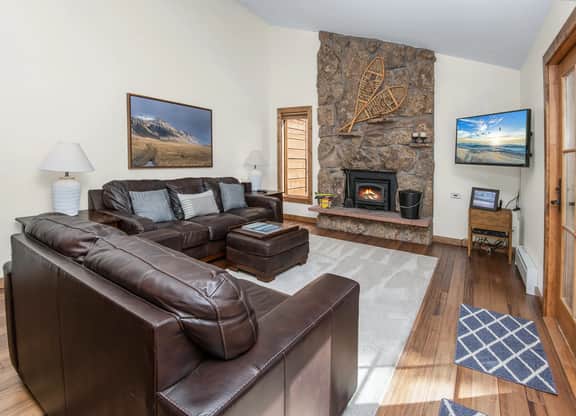 Modern Mountain East Vail Condo, Pool | TF1005 - Image 2
