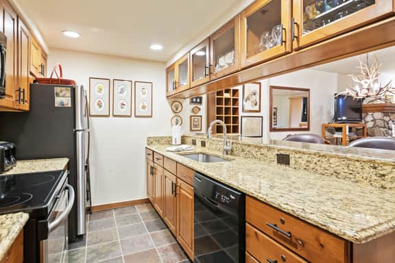 Luxury Amenities, Beaver Creek Ski-In/Ski-Out| LB405 - Image 5