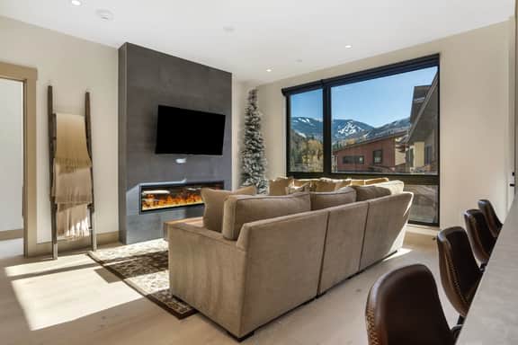 New Mtn Modern Westin Riverfront Amenities | OR106 - Image 2