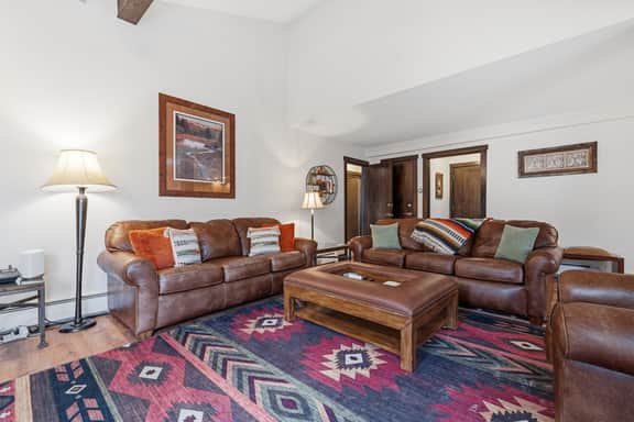 Top-floor Ski Condo in Vail, walk to Gondola, W407 with Air Conditioning. - Image 4