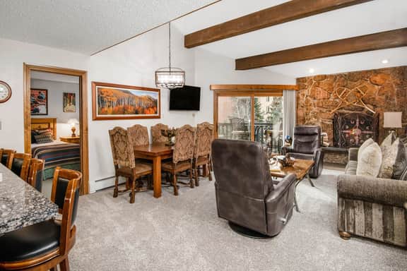 Large top-floor Vail Condo with Views | W405 - Image 4