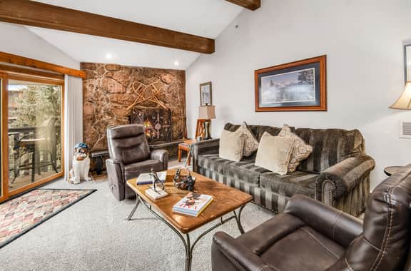 Large top-floor Vail Condo with Views | W405 - Image 5