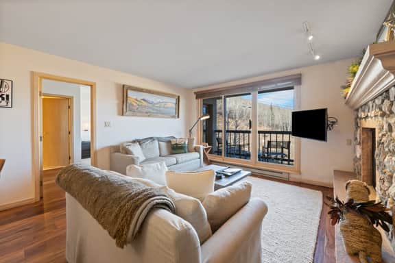 Luxury Amenities, Beaver Creek Ski-In/Ski-Out| LB403 - Image 2