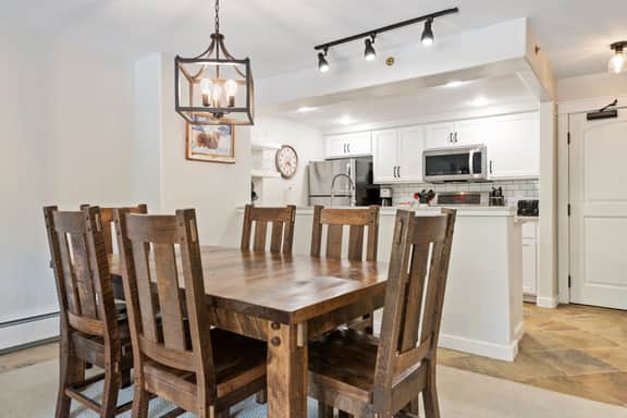 Ski-In/Ski-Out Serenity w/Lodge Amenities | LB202 - Image 4