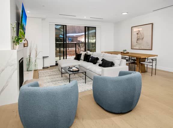 New Mtn Modern with Luxurious Amenities | F213 - Image 5