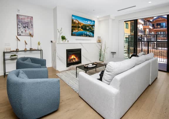 New Mtn Modern with Luxurious Amenities | F213 - Image 4