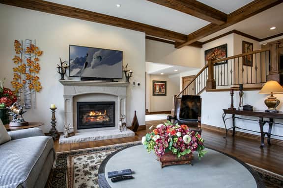 Luxury Vail Retreat | Walk to Lionshead Gondola | Hot Tub & Fire Pit - Image 2