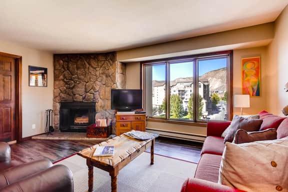 Remodeled Condo next to the Avon Gondola A607 - Image 2