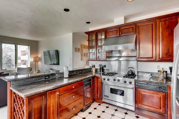 Remodeled, Mountain Views, Walk to Gondola, SV34B - Image 3