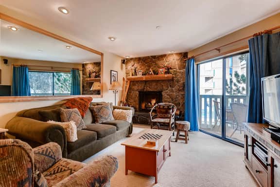 Vail Mtn Views, Pool, Hot Tub - Great Mountain feel and beautiful Kitchen. - Image 3